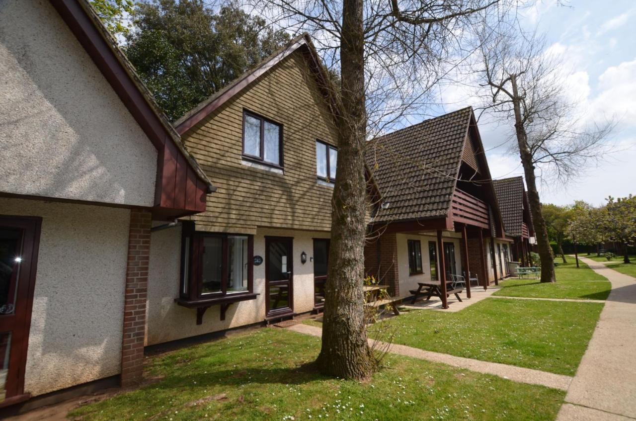 Вилла 37 Trevithick Court, Tolroy Manor Хейл Экстерьер фото