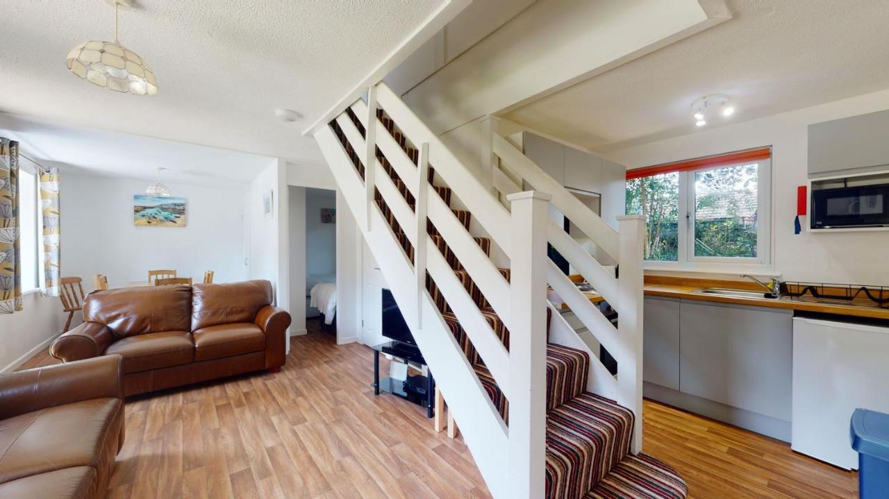 Вилла 37 Trevithick Court, Tolroy Manor Хейл Экстерьер фото