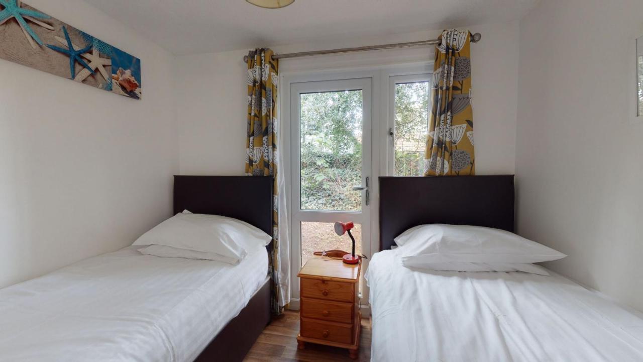 Вилла 37 Trevithick Court, Tolroy Manor Хейл Экстерьер фото